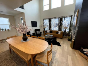 Midnight Manor-Modern-Spacious